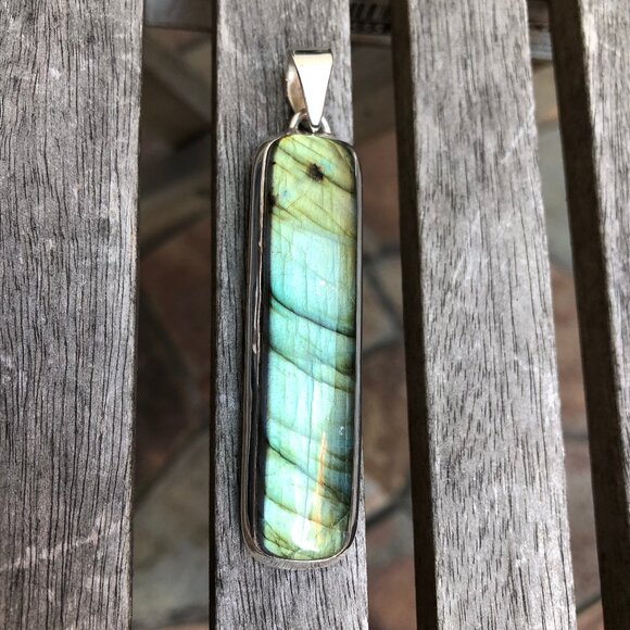 Pale Green Labradorite & Sterling Silver Pendant NWOT - Picture 2 of 6